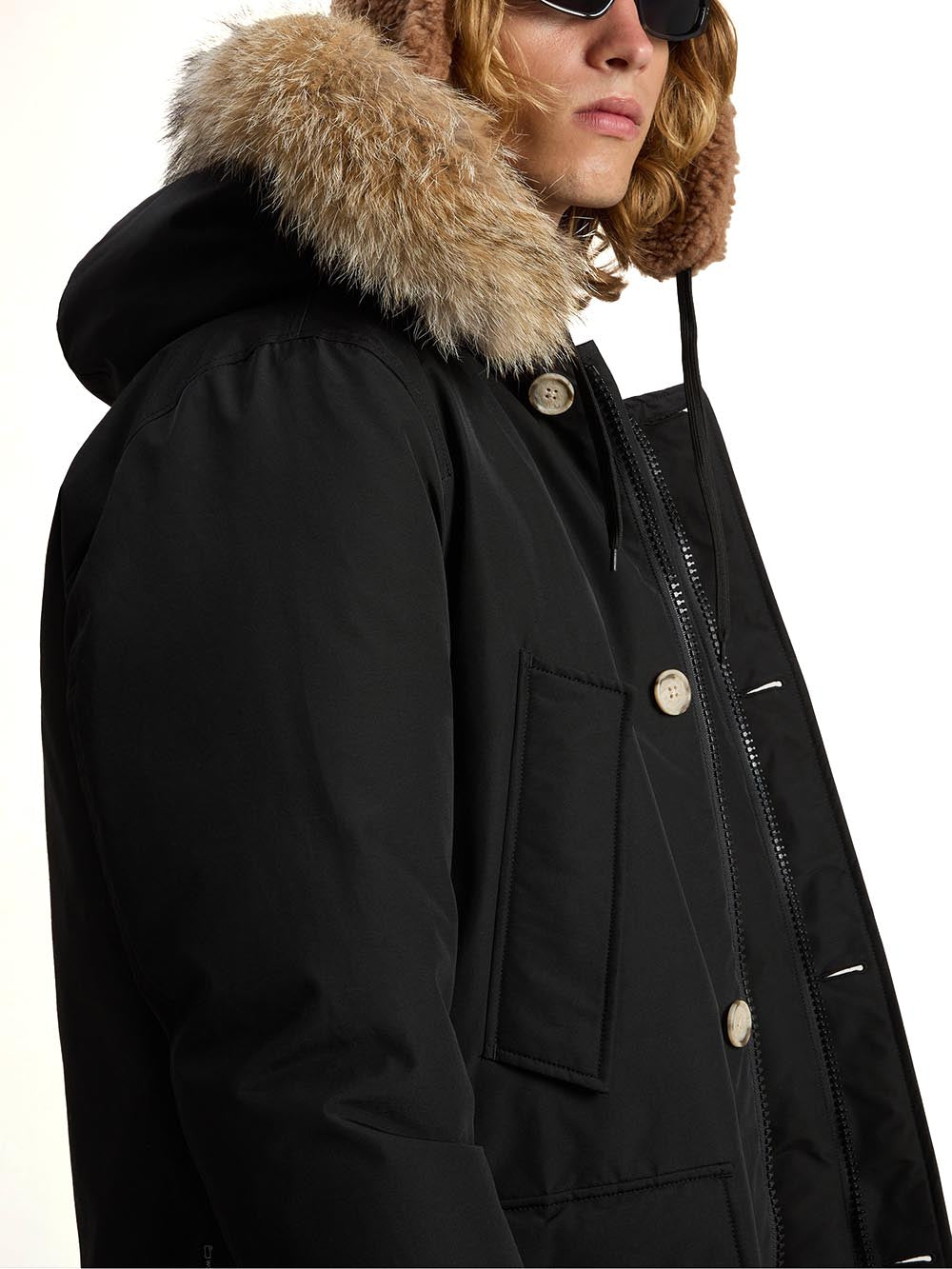 ARCTIC DETACHABLE FUR PARKA Woolrich Giubbino Uomo Cfwoou0482mhut0001 Nero